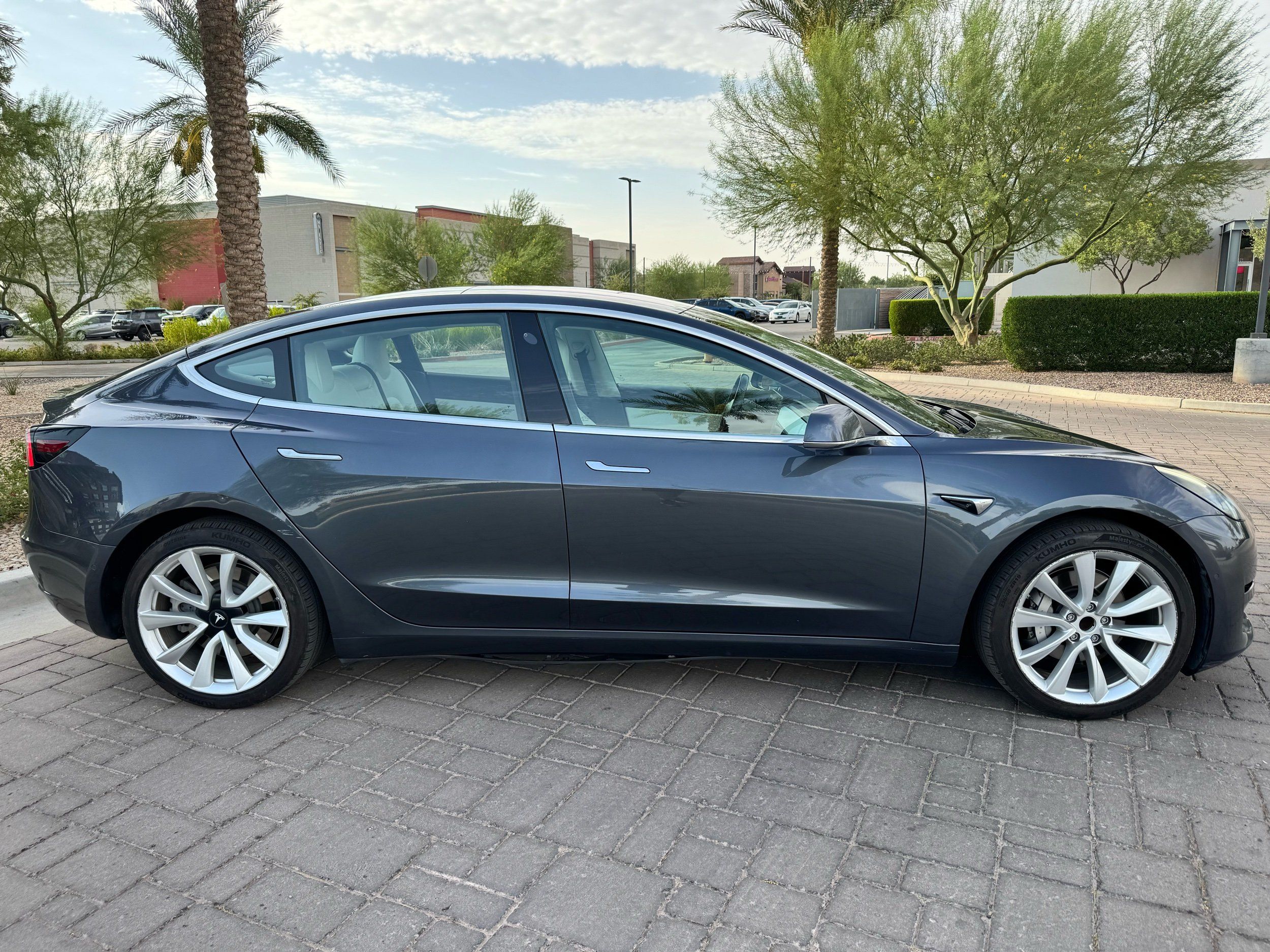 tesla model 3 2018 5YJ3E1EA6JF169156 image tesla model 3 2018 5YJ3E1EA6JF169156 image